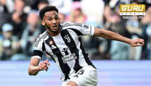 ลอยด์ เคลลี่ โดนใบแดงหลัง VAR เรียกตรวจสอบเหตุการณ์เกม UCL