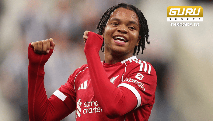 ริโอ เอ็นกูโมฮา สร้างอิมแพ็คอันมหาศาล จนได้รับคำชมจาก เจมี่ คาร์ราเกอร์ ชมว่าเด็กคนนี้มีดีกว่าบรรดาสตาร์รุ่นพี่ในทีม